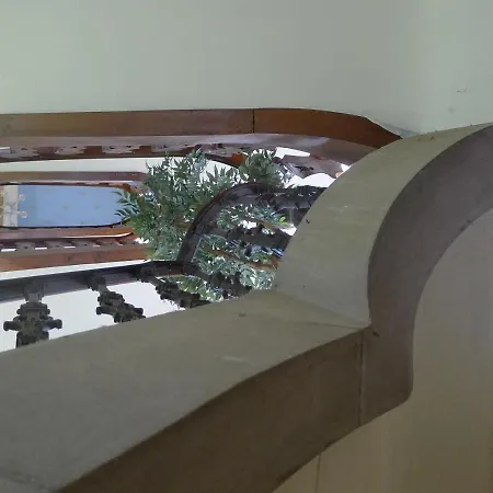 Le Manoir Тарар